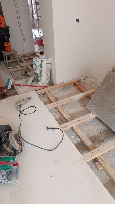 Döşəmə işləri: Laminat ustasi Her nov laminatlarin vurulmasi 90 derece,duz,sahmat — 6