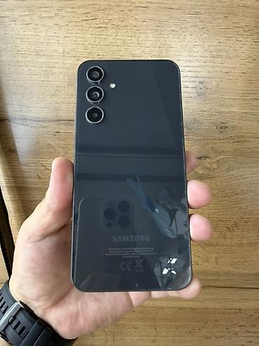 j 7: Samsung Galaxy A54 5G (модель SM-A546E/DS) - Экран: 6.4" Super — 1