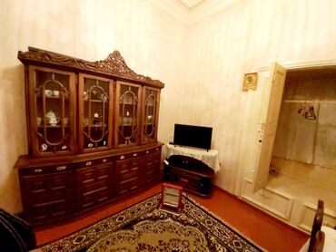 Uzunmüddətli kirayə mənzillər: Sahil metrosuna yaxın məsafədə yerləşən, yaxşı təmirli 2 otaqlı — 14