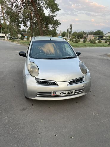 машина марч: Nissan March: 2004 г., 1.3 л, Автоматические, Бензин, Седан