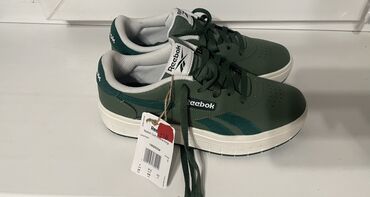 турция оптом: Комплект женской и унисекс-обуви и одежды. 1) Кроссовки Reebok Court