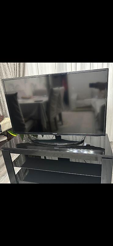 hamam ucun aksessuarlar: Qara şüşə TV stendi - Material: parlaq qara temperli şüşə üst lövhə — 4