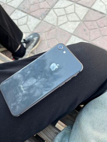 dubay varianti iphone: IPhone 8, 64 GB, Qara