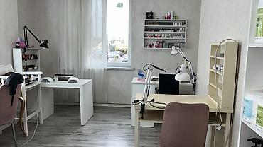 pedikür masası: Butun salon esyalari satilir 3 guzgu 3 stul ve 2 eded dirnaq stolu 500 — 3