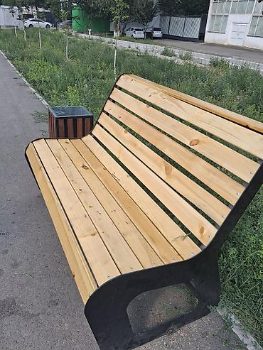 Мусорные урны: Уличные урны для мусора Описание: - Модели: круглые с деревянной — 10
