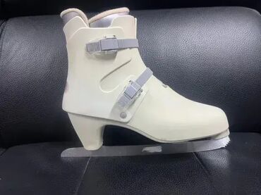 Oprema za klizanje: *** AKCIJA *** #1971 Kvalitetne klizaljke - ICE SKATES; Veličina 41; na lalafo.rs — 1 Oprema za klizanje: *** AKCIJA *** #1971 Kvalitetne klizaljke - ICE SKATES; Veličina 41; — 1