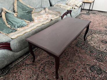 продажа бильярдных столов: Журнальный столик в классическом стиле. - Прямоугольная столешница