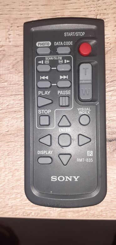 Videokameralar: Пульт от видеокамеры SONY. RMT-835.
SONY videokamera pultu. Təzə