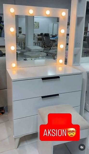 polica merdevine ikea: Toaletni sto sa ogledalom i LED sijalicama - Moderan beli toaletni — 1