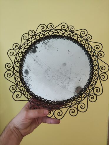 podesiva ugaona polica za kupatilo: Wall mirror, shape - Round, Used