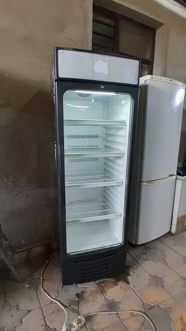 холодильник для: Продаю витринный холодильник работает отлично в отличном состоянии