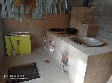 Продажа коттеджей и домов: Тихом и благополучном районе. Дом построен из жженого кирпича, воденой — 7