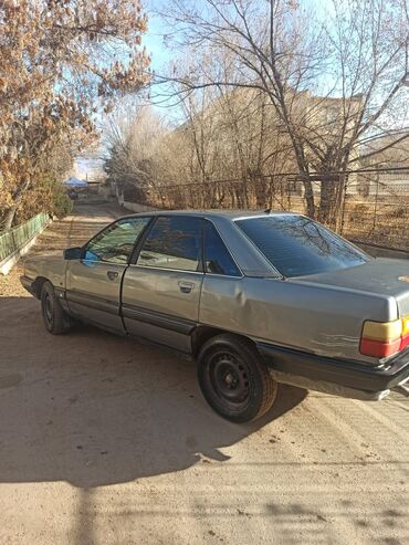 car audi: Audi 100: 1987 г., 2.2 л, Механика, Бензин, Седан