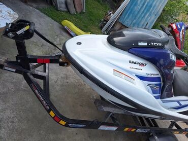 продаю скутер водный: В продаже гидроцикл yamaha gp 1200r с мощьным двигателем. Много
