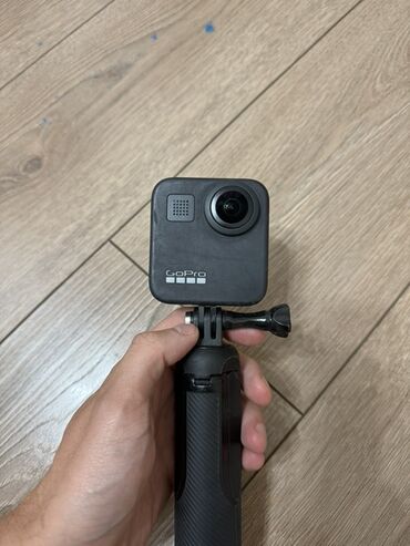 Фотоаппараты: Продаю камеру GOPRO MAX с оригинальной селфи палкой-штативом GoPro