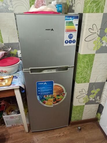 холодильная камера: Холодильник Avest, Б/у, Двухкамерный