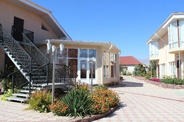 Коммерческая недвижимость: Сдается в аренду кафе на территории гостиничного комплекса на Иссык