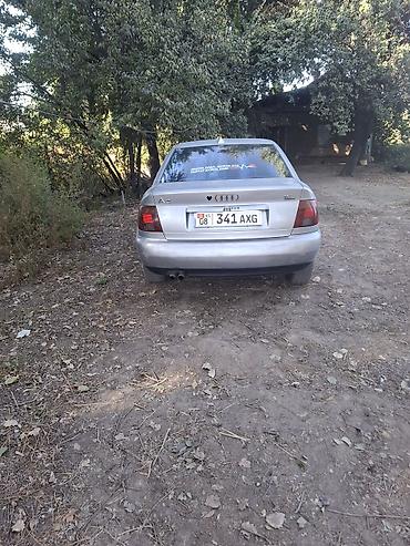 Audi A4: 1996 г., 1.8 л, Механика, Бензин, Хэтчбэк