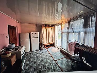 Продажа полдома: Продаётся половина жилого дома. Участок 4 сотки Планировка и — 2