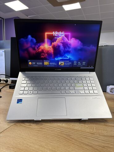 ASUS: ASUS Vivobook, 15.6 ", Intel Core i7, 512 GB