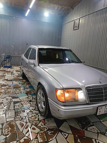 цельнометаллический спринтер: Mercedes-Benz A-class: 1994 г., 2.9 л, Механика, Дизель, Седан