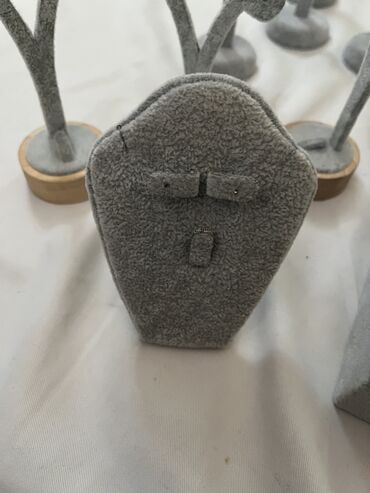 Vitrin üçün aksesuarlar: Bijuteriya üçün vitrinlər Az istifadə olunub Hamsı birlikdə 130 azn 😍 — 8