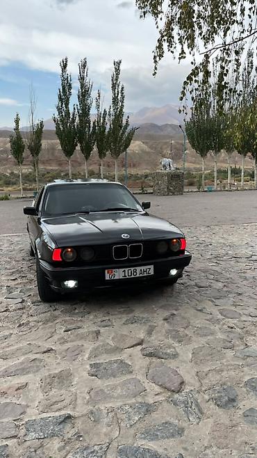 жорго мото: BMW 5 series: 1989 г., 2.5 л, Кол менен иштөөчү, Бензин, Седан — 2