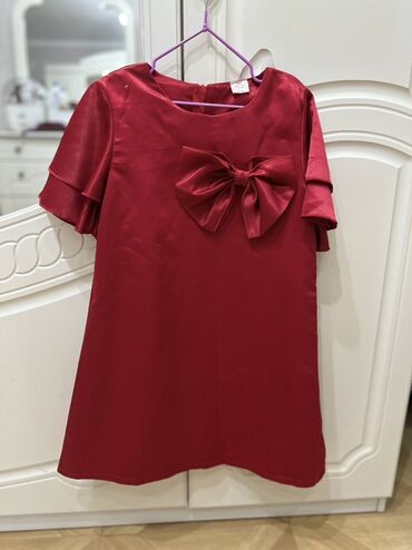 купить детское нарядное платье б у: Детское платье, цвет - Красный, Б/у