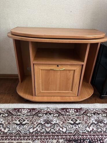 резиновая крошка для футбольного поля цена: Продаю б/у стол стул 4000,подставка 600