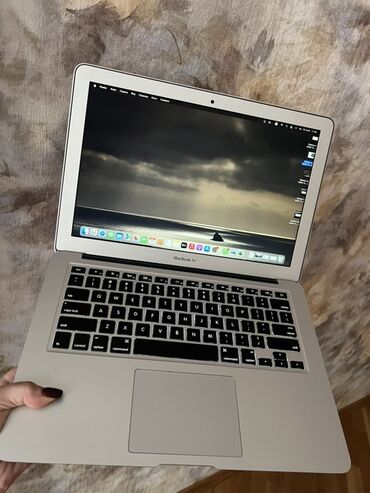 Apple MacBook: MacBook Air 2017 13-inch İdeal vəziyyətdədi, heç bir problemi yoxdu və — 2