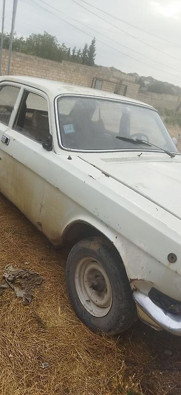 top az masin: Model: QAZ-24 Volqa sedan (ağ rəng) Kuzov: 4 qapılı, klassik xrom — 5