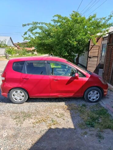 табуретка на фит: Honda Fit: 2002 г., 1.3 л, Автомат, Бензин, Хэтчбэк