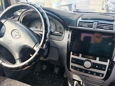 асд 2: Toyota Avensis Verso: 2003 г., 2 л, Механика, Дизель, Минивэн — 5