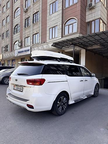 in car: Kia Carnival: 2020 г., 2.2 л, Автомат, Дизель, Минивэн — 4