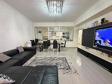 For rent 3 bedroom apartment in the "Golden Square". 80 Kyiv Street