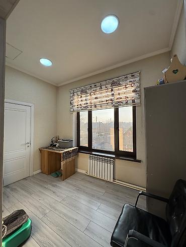 Продажа коттеджей и домов: 🏡 Продаётся 3-х комн.дом в Ак-Орго! 📍 Локация: ул. Бекет, всего в — 9