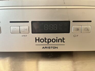 Hotpoint Ariston markalı qabyuyan maşın. Bu model müxtəlif yuma