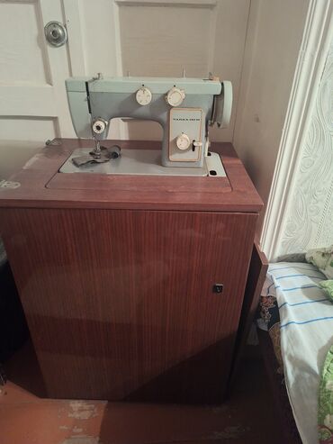 düymə maşını: Tikiş maşını Chayka, Elektromexaniki