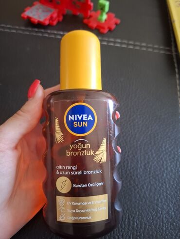 Vitaminlər və BAƏ: Nivea spf6 satilir,gozel zagar olunur. Yarisindan cox hissesi