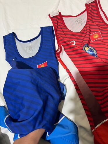 Спортивные костюмы: Барцовки для борьбы синий для 11лет красный для 8,9лет обувь синий
