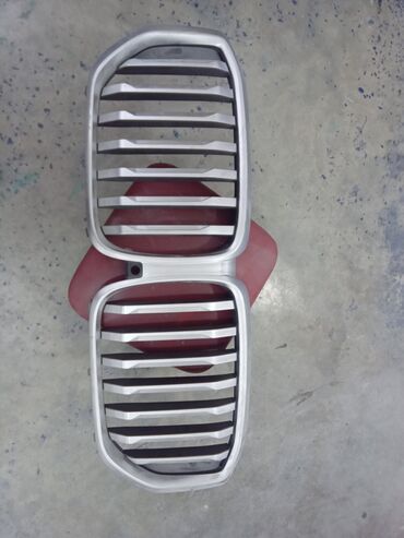 вкладыши для ванны: Məhsul: Avtomobil üçün radiator barmaqlığı (iki hissəli böyrək tipli