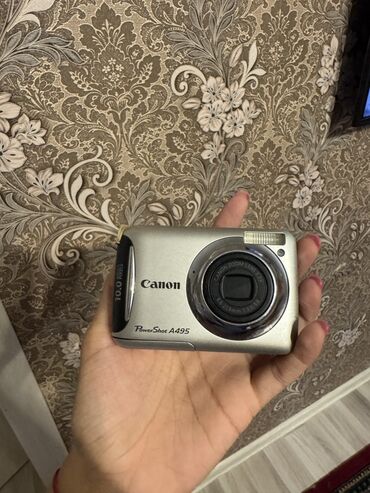 Avtoelektronika: Canon PowerShot A495 rəqəmsal kamera kompakt gümüşü korpusa malikdir