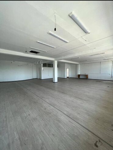 аренда дом под швейный цех: Сдаётся коммерческое помещение (245м2) на Орто-Сайском рынке 7