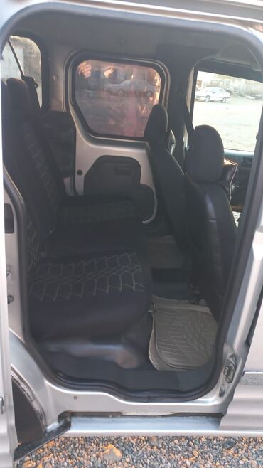 Ford: Ford Tourneo Connect: 1.8 l | 2004 il 300000 km Universal — 10