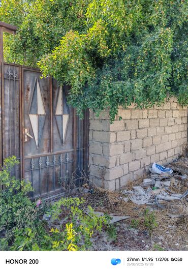 Həyət evləri və villaların satışı: Satılır: Həyət evi - Tək mərtəbəli, kirəmit tipli dam örtüklü fərdi — 10