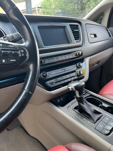 Kia: Kia Carnival: 2018 г., 2.2 л, Автомат, Дизель, Минивэн — 8