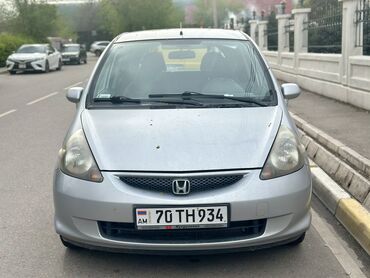 Honda Jazz: 2005 г., 1.5 л, Механика, Бензин, Седан