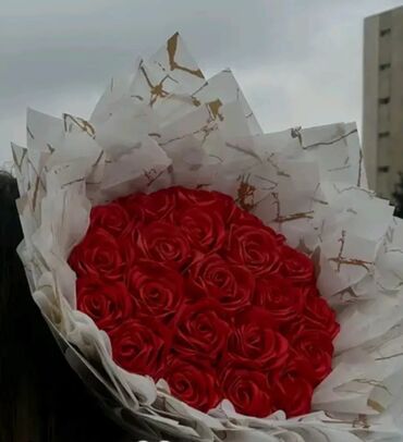 Süni güllər: Her bir zovge uygun buketler hazirlanir.Hem sabundan, hem lentden, hem — 11