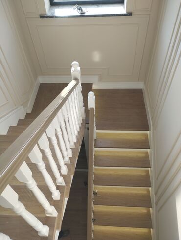 Деревянные лестницы: Деревянная лестница Для дома, Форма лестницы: Много-маршевая, Стиль: Классический — 3