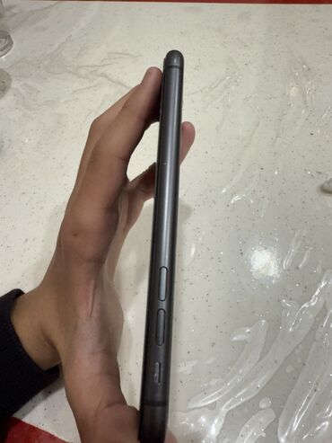 Apple iPhone: IPhone 11, 128 GB, Qara, Face ID — 4